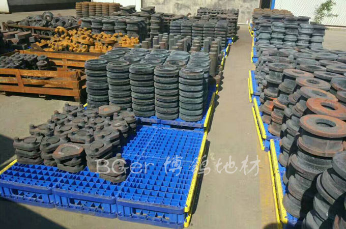 工業(yè)安置重貨墊板 搬運(yùn)貨物托盤+金屬制品重載貨物墊板 室外托盤墊板-1