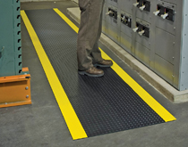 輕型工業(yè)防滑地墊，黑色人字形表紋+黃邊